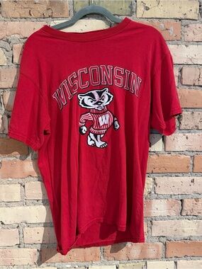 vintage University of Madison Bucky Badger shirt size M
